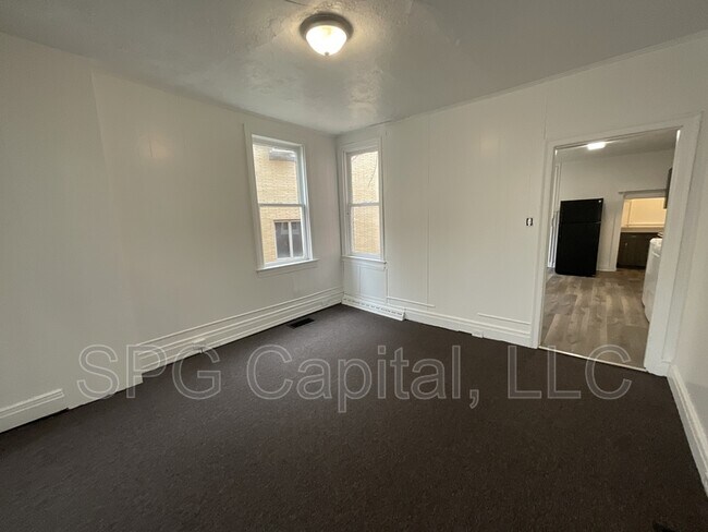 Foto del edificio - 489 Salem Ave