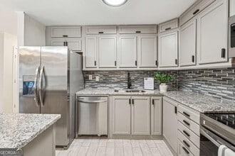 Building Photo - 434 McGill Pl NE