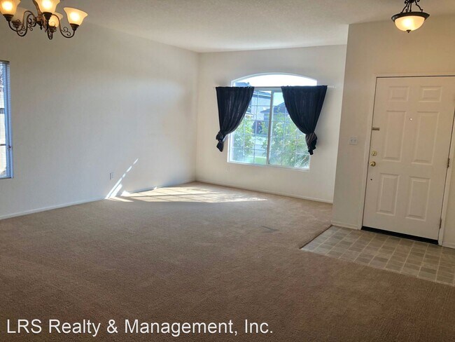 Building Photo - 4 br, 3.5 bath House - 1009 S. Green St.