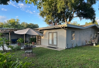 Building Photo - 229 Summerwood Trail