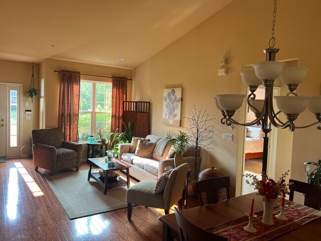 Foto del edificio - 16 Pebble Beach Dr