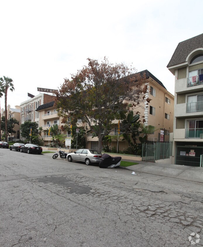 Building Photo - Wilshire Berendo Metropolitan