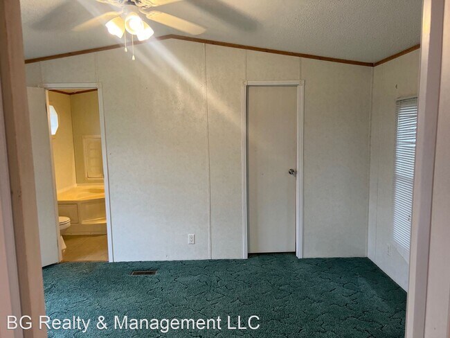 Building Photo - 3 br, 2 bath House - 7640 Tarpon Dr.