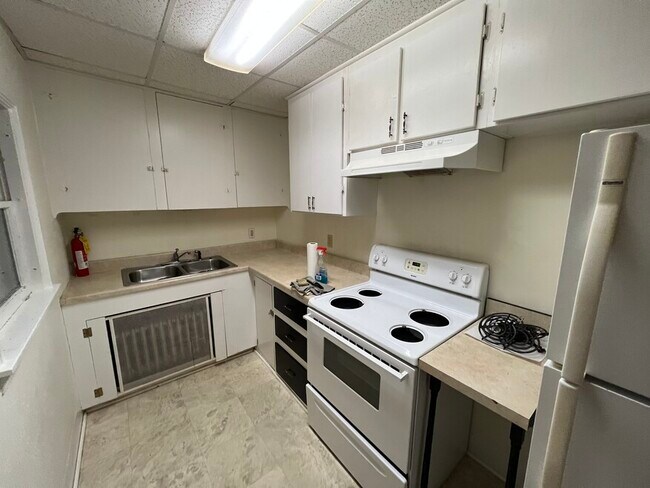 Cocina - 169 Church St