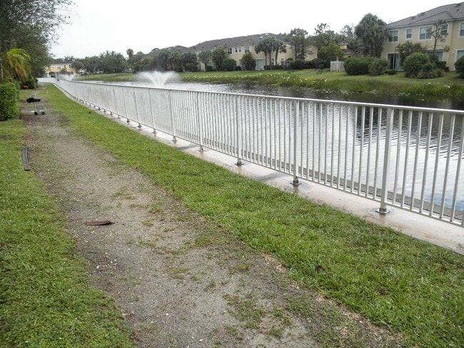 Building Photo - Pipers Cay Townhomes