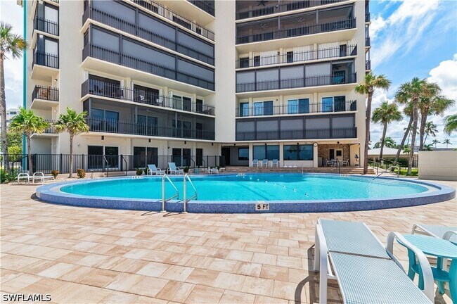 Foto del edificio - 3399 Gulf Shore Blvd N