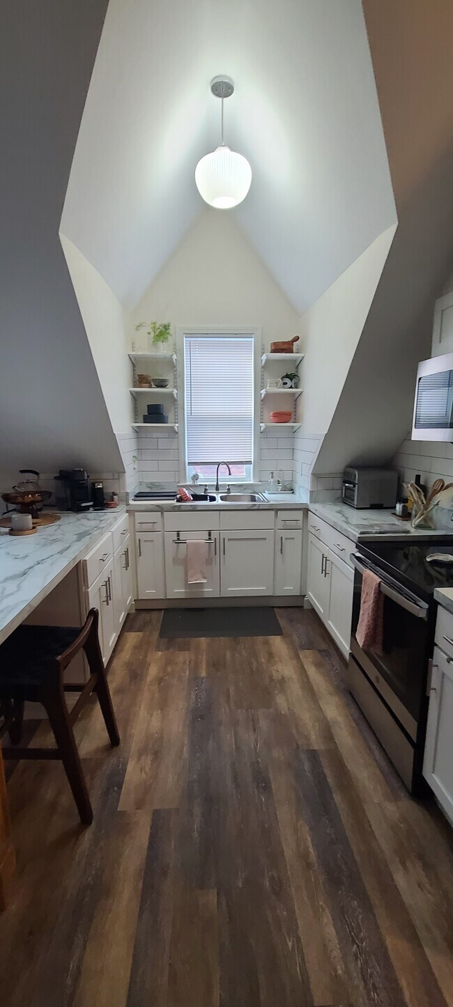 Building Photo - 2 Arnold St