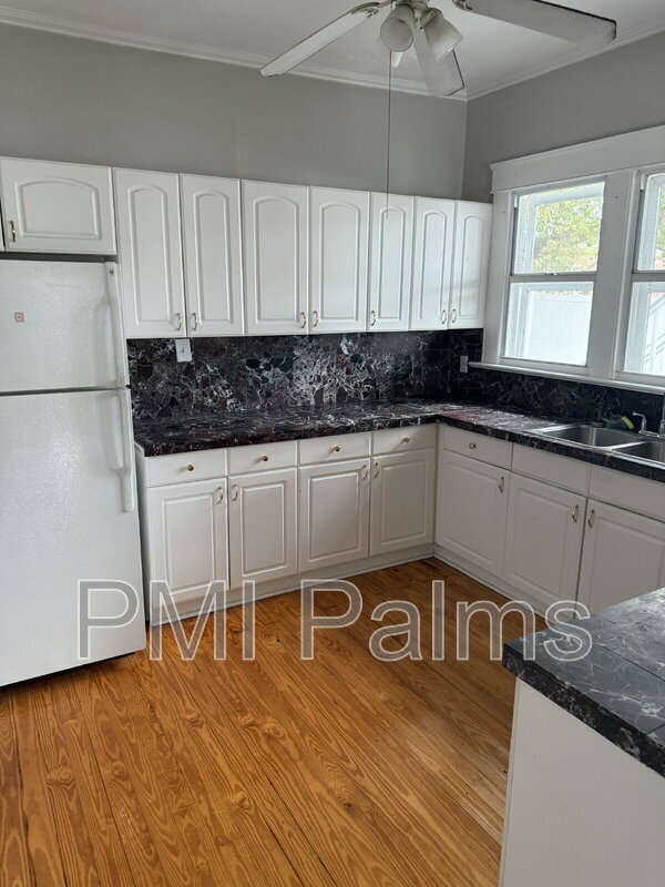 Building Photo - 103 W Mohawk Ave