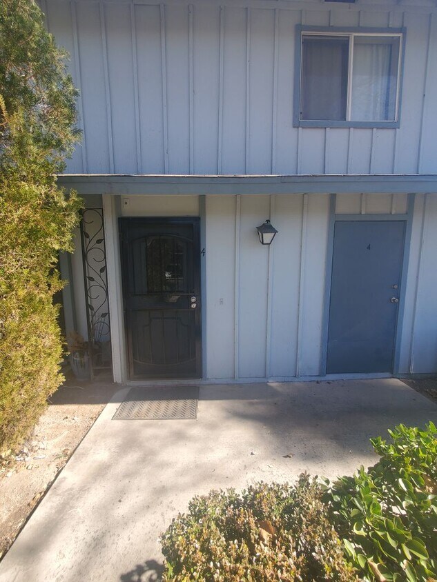 Primary Photo - Beautiful 1 bedroom 1 full bathroom upstai...