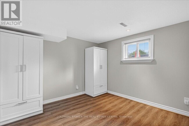 Building Photo - 117 Bolton Ave