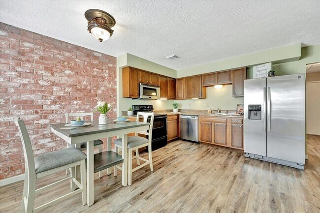 Building Photo - 3910 Laura Leigh Dr