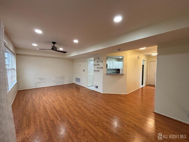 Foto del edificio - 1301 Plymouth Rd