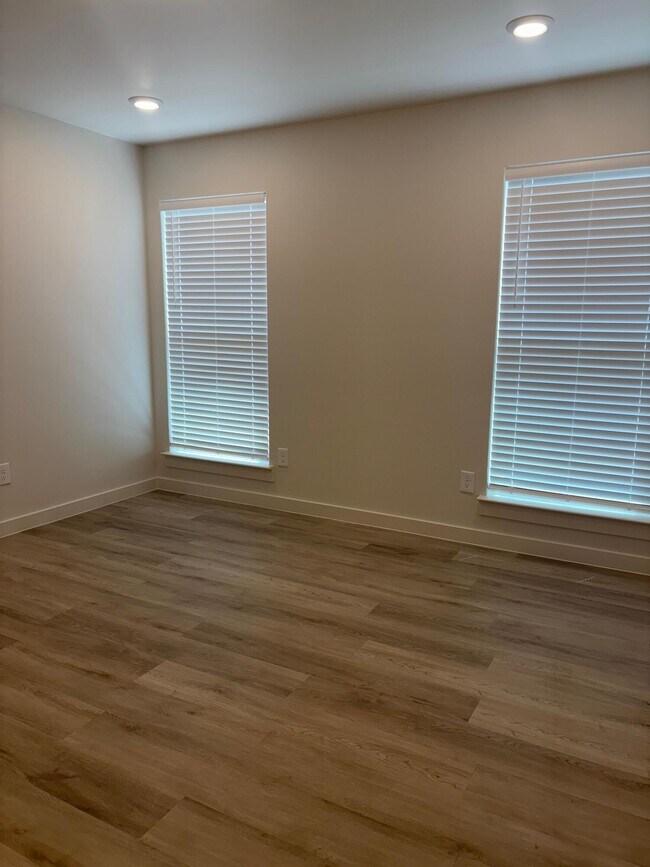 Foto del edificio - 5711 Colgate St