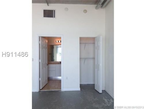 Building Photo - 2100 Van Buren St