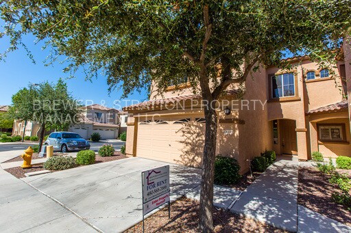 Building Photo - 2600 E Springfield Pl