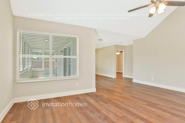 Building Photo - 3434 Coachlight Dr