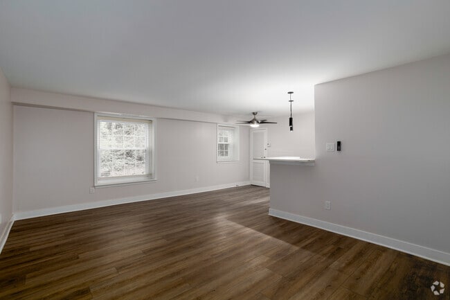2BR, 2BA - 1,100SF - Living Room - Meadowbrook Apartments