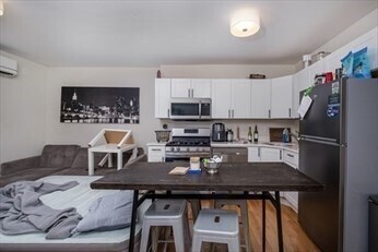 Foto principal - 84 Emerson St
