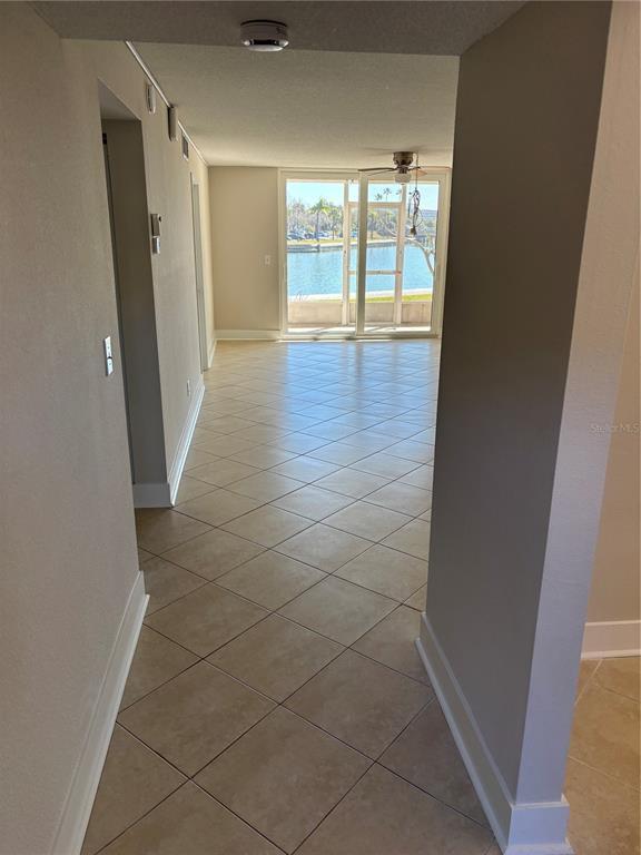 Building Photo - 7405 Bay Island Dr S