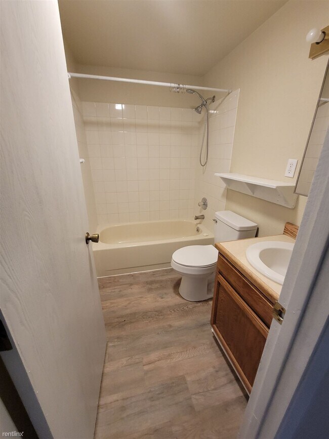 Foto del edificio - 2 br, 1 bath Townhome - 3125 East Beech Wa...