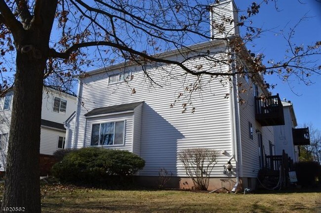 Foto del edificio - 1110 Wheatfield Ct