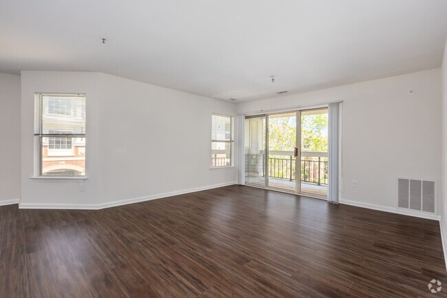 1HAB, 1BA - 859 ft² - Eagle Rock Apartments at Columbia Pike