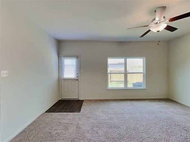 Building Photo - 105 Pettigrew Ct