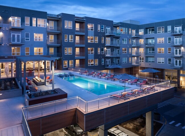 Foto del edificio - Emery West Highland