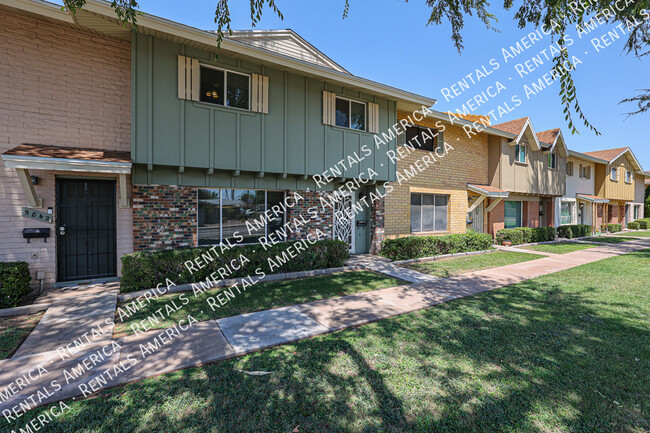 Building Photo - 5844 N 86th St