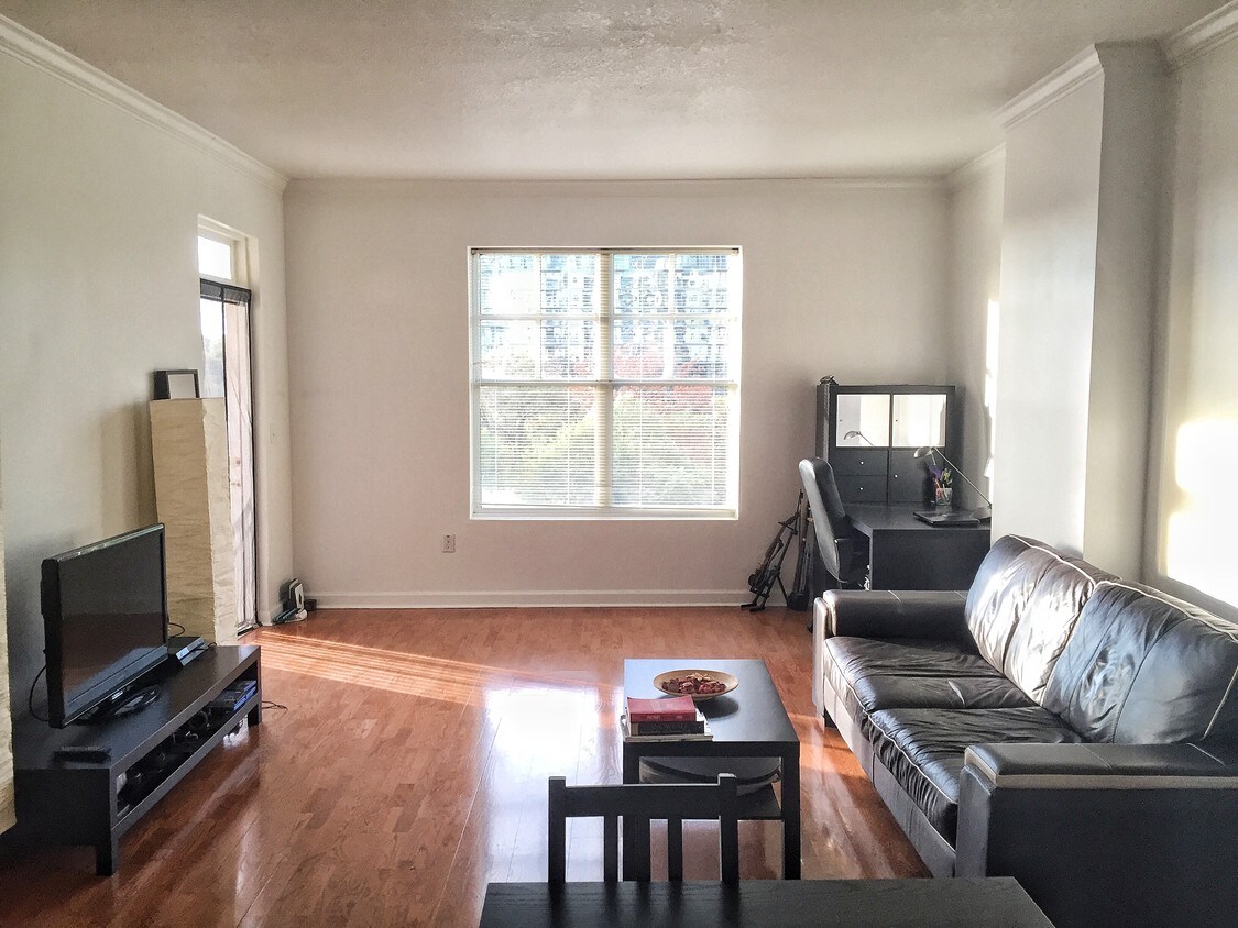 Foto principal - 1101 Juniper St NE
