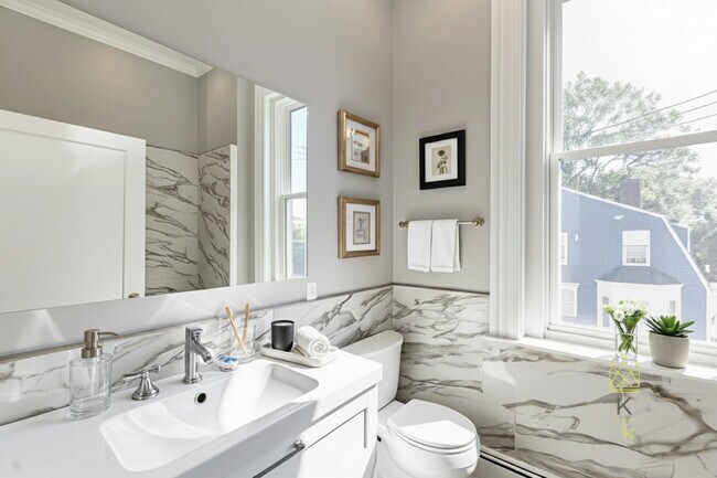 Building Photo - 85 Regent St