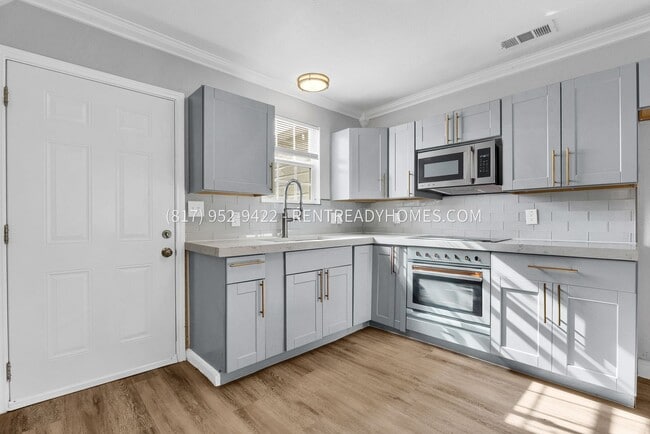 Building Photo - 6918 Overlook Dr