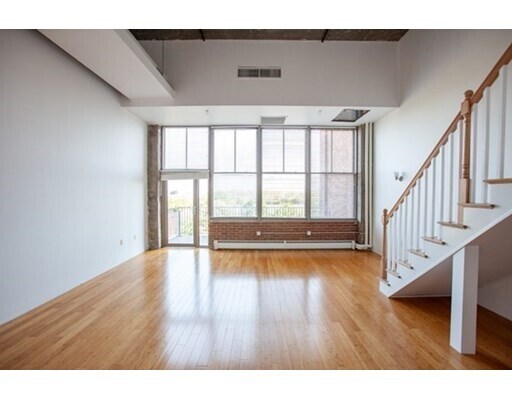 Building Photo - 156 Porter St