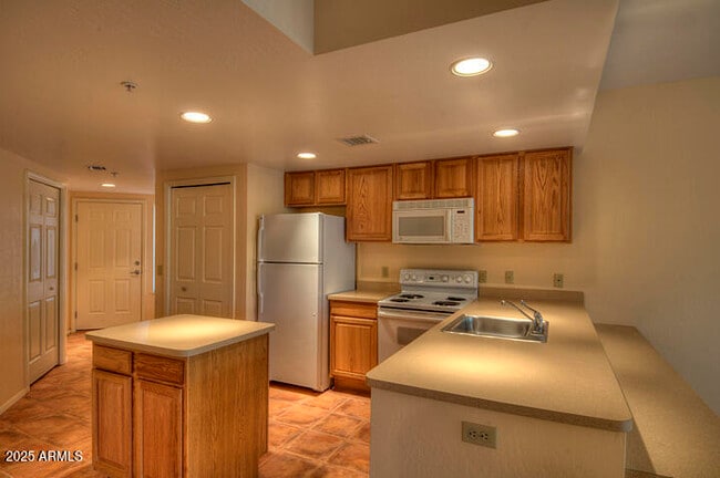 Building Photo - 1626 Kestrel Cir