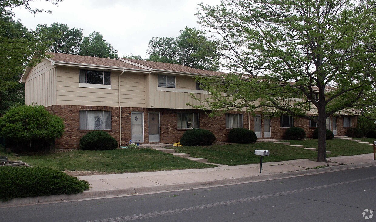 Building Photo - Delaware Townhomes
