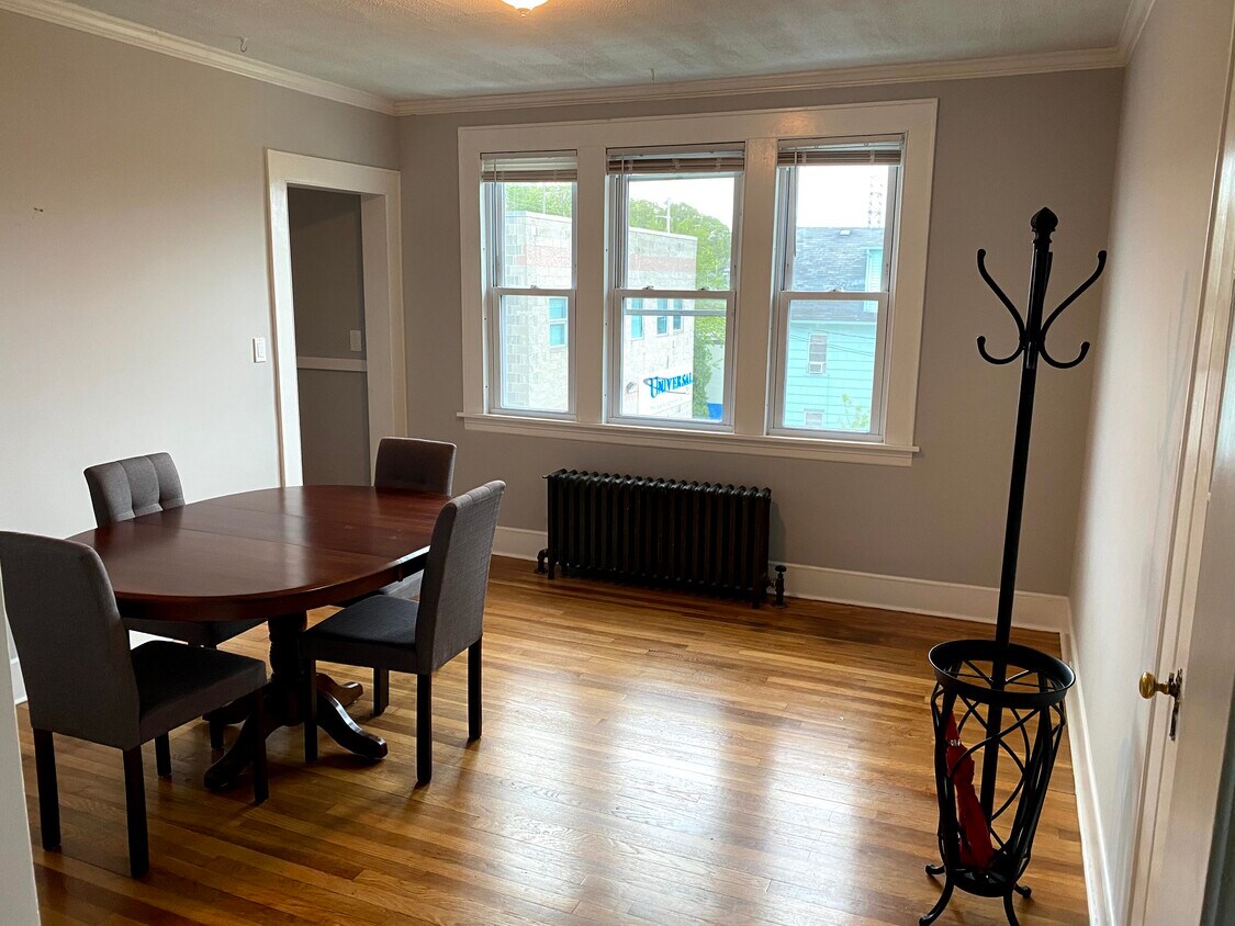 Primary Photo - 65 Ardmore St
