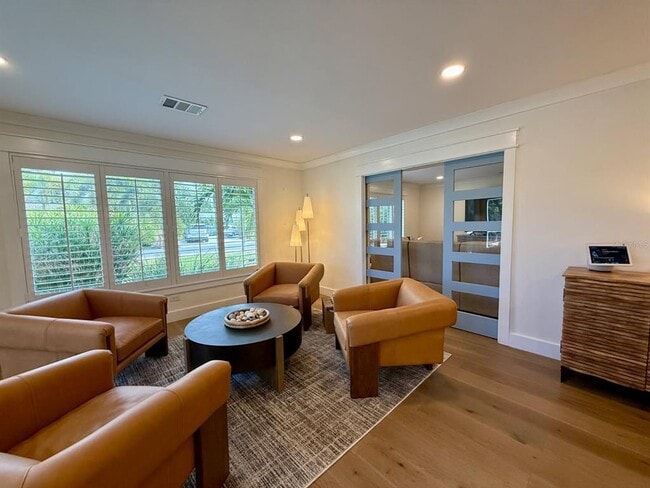 Foto del edificio - 1833 Pandora Dr