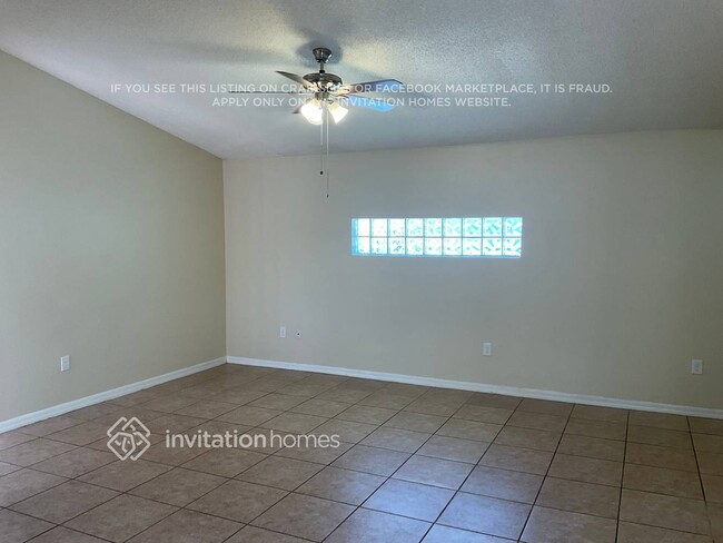 Foto del edificio - 1906 SW 123rd Ave