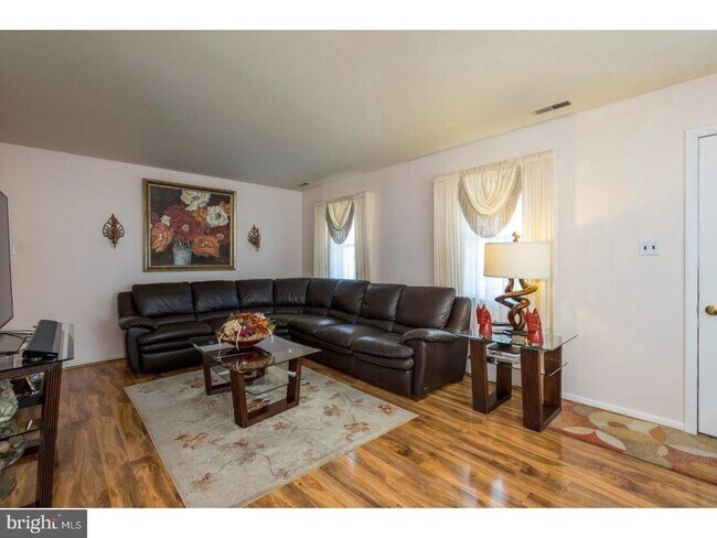 Foto del edificio - 109 Fellowship Ln