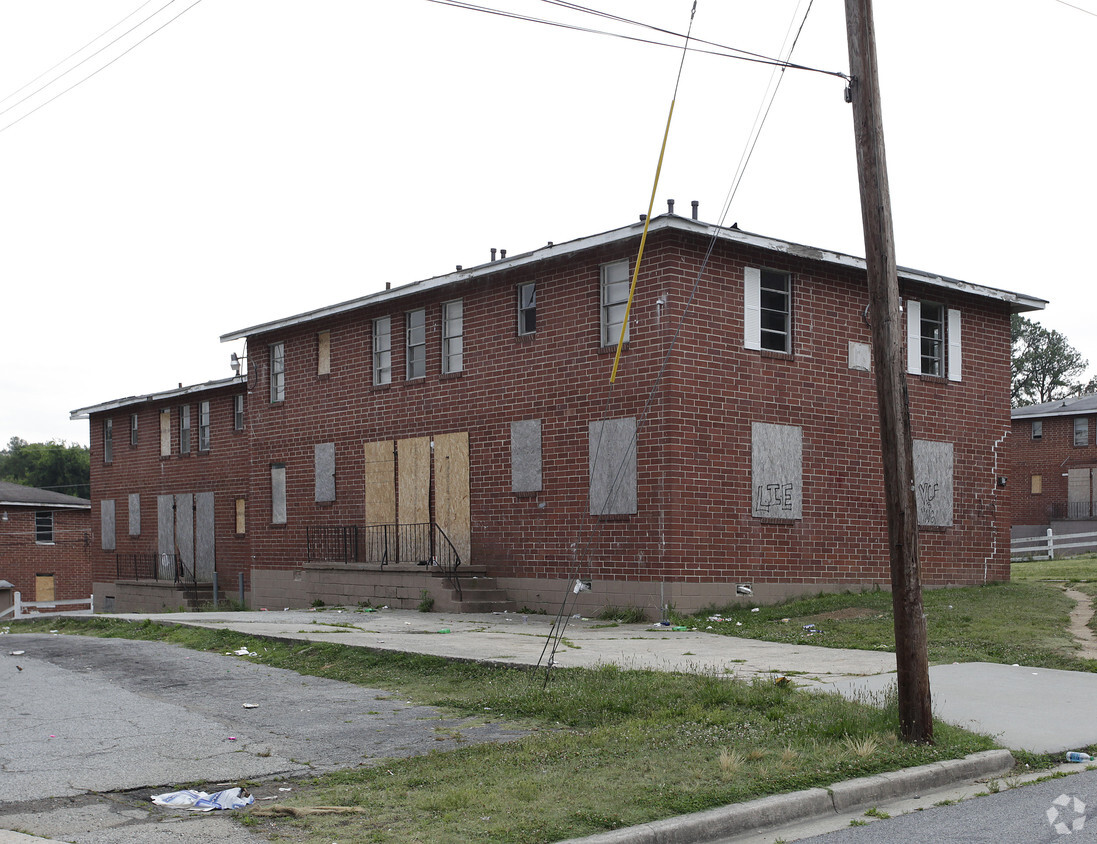 Primary Photo - 135 Lamar Ave