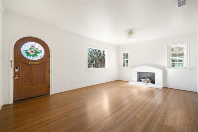 Foto del edificio - 5623 McCommas Blvd