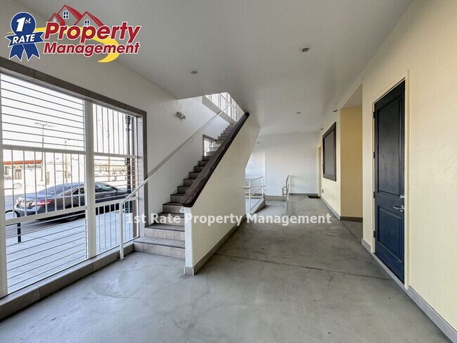 Foto del edificio - 1424 W Front St