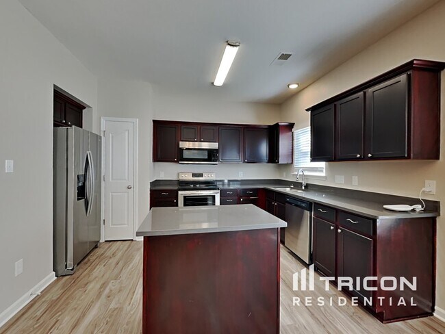 Building Photo - 1129 Hawick Drive High Point NC