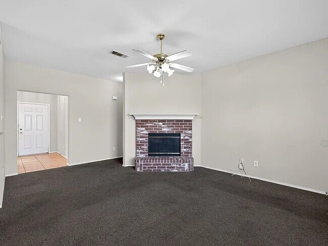 Building Photo - 65 Kenzi Way SW