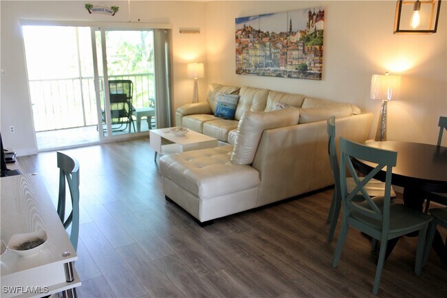 Foto del edificio - 400 Forest Lakes Blvd