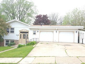 Building Photo - 1315 College St