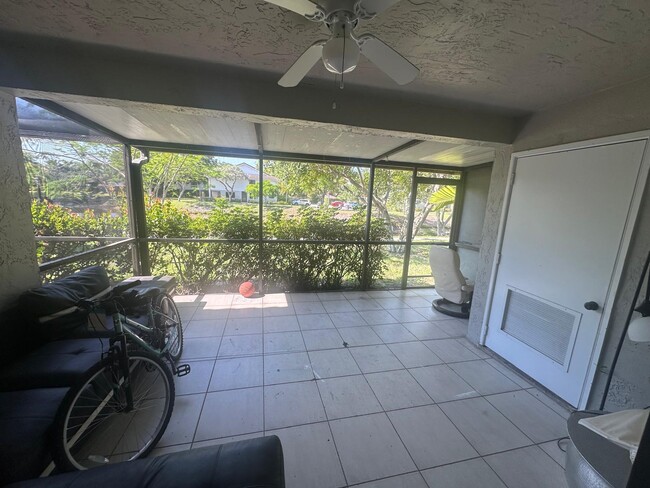 Foto del edificio - 7690 Lago Del Mar Dr