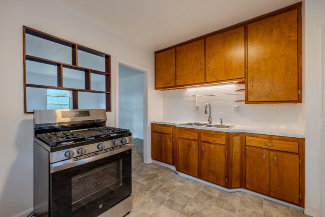 Building Photo - 997 Mohegan Trl