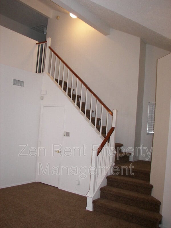 Foto del edificio - 1471 E Park Ave