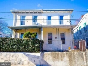 Building Photo - 403 E Ashmead St